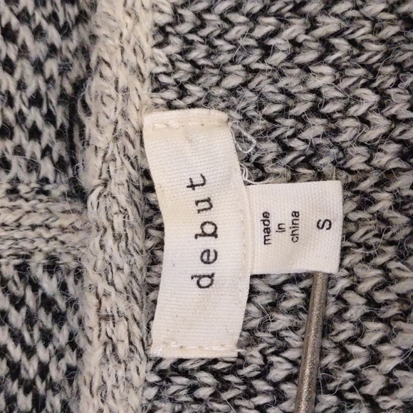 Debut Southwestern Aztec Pattern Cardigan Sweater - Picture 7 of 8